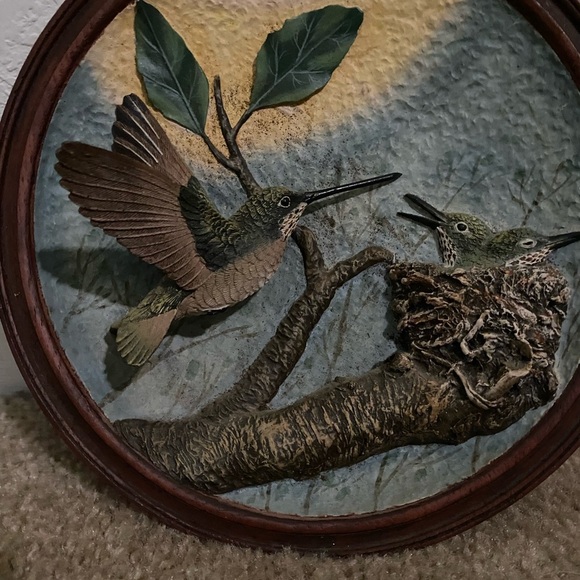 Second Nature Design Wildlife Collectibles Signed Hummingbird 3D Wall Plate 8.5” - Picture 8 of 12